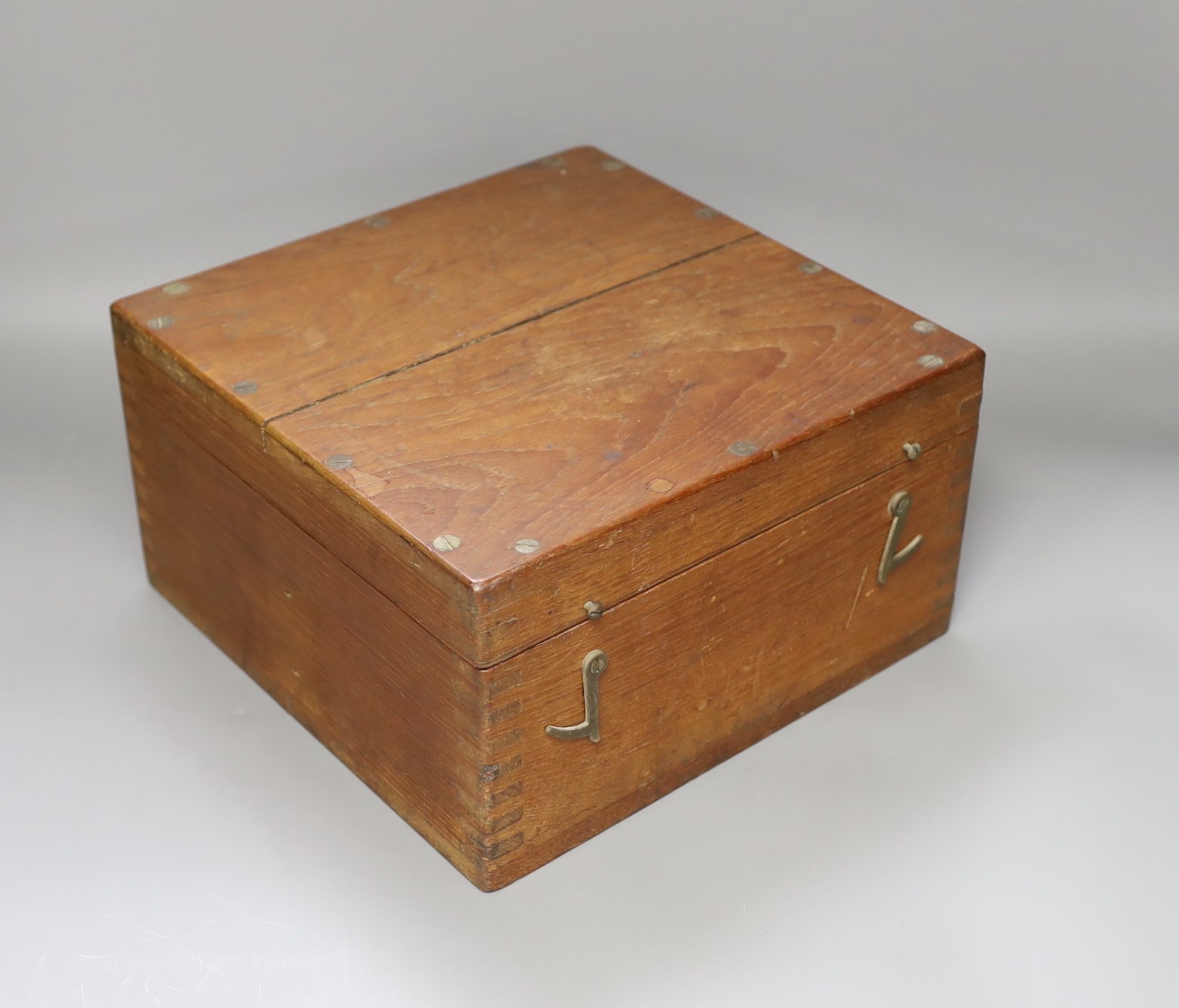 A wooden cased ship's compass, 14cm tall